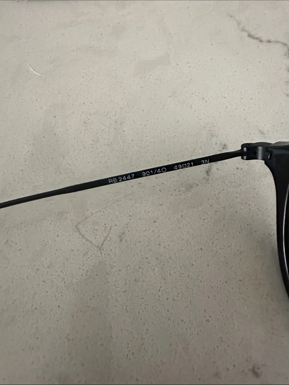 Ray-Ban Men’s Round Sunglasses with Blue Mirrored Lenses